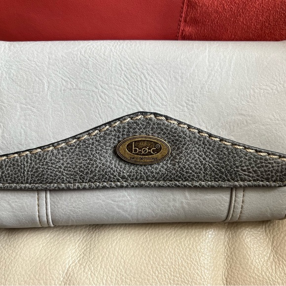 NWOT B.O.C. Wallet - Picture 1 of 5